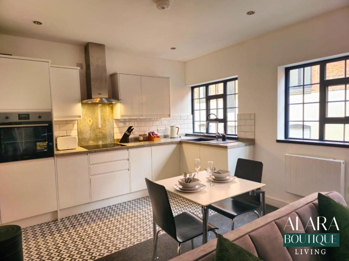 شقة 3 Floor Townhouse Luxury Living Alara Boutique برمنغهام المظهر الخارجي الصورة