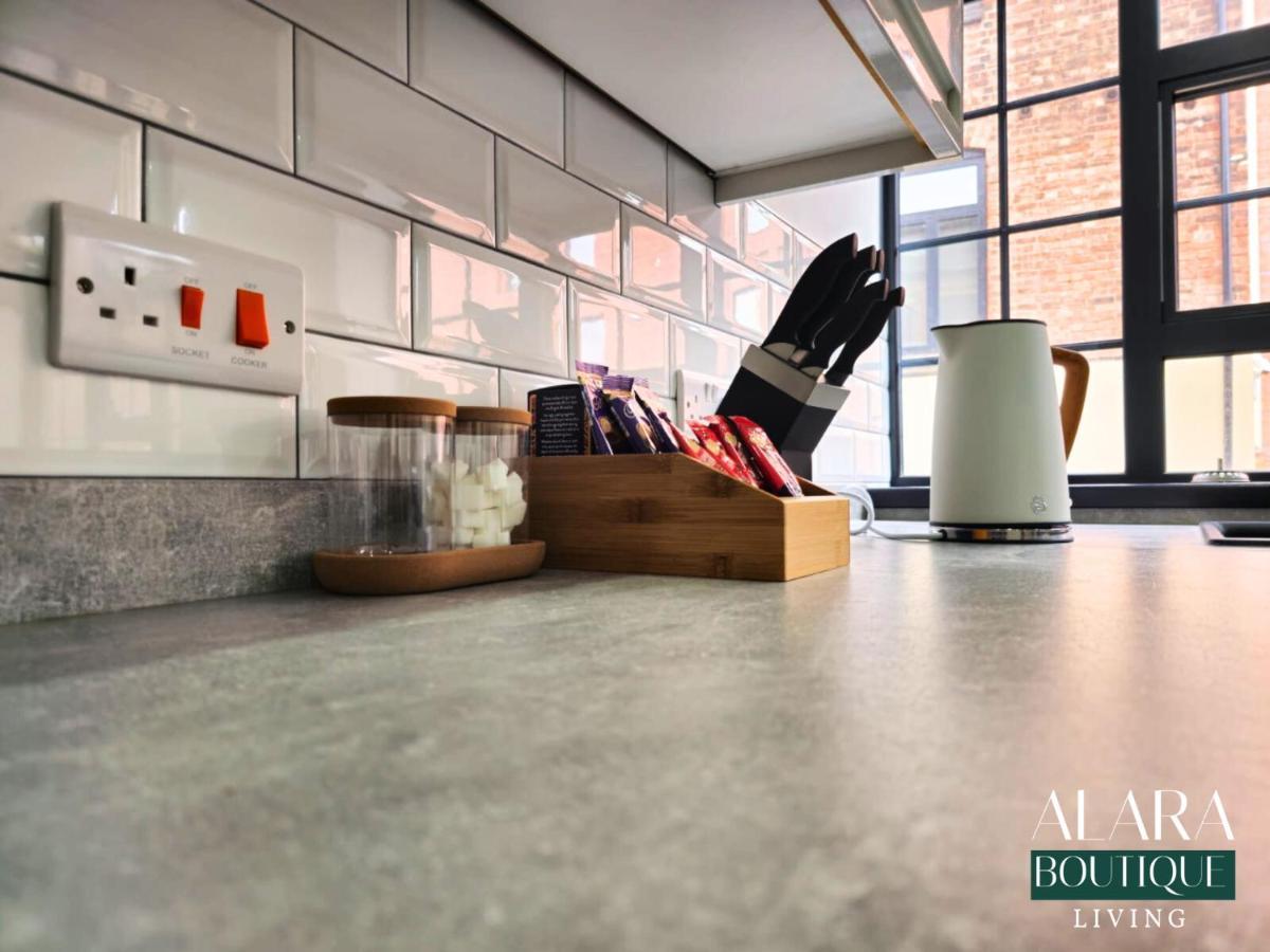 شقة 3 Floor Townhouse Luxury Living Alara Boutique برمنغهام المظهر الخارجي الصورة