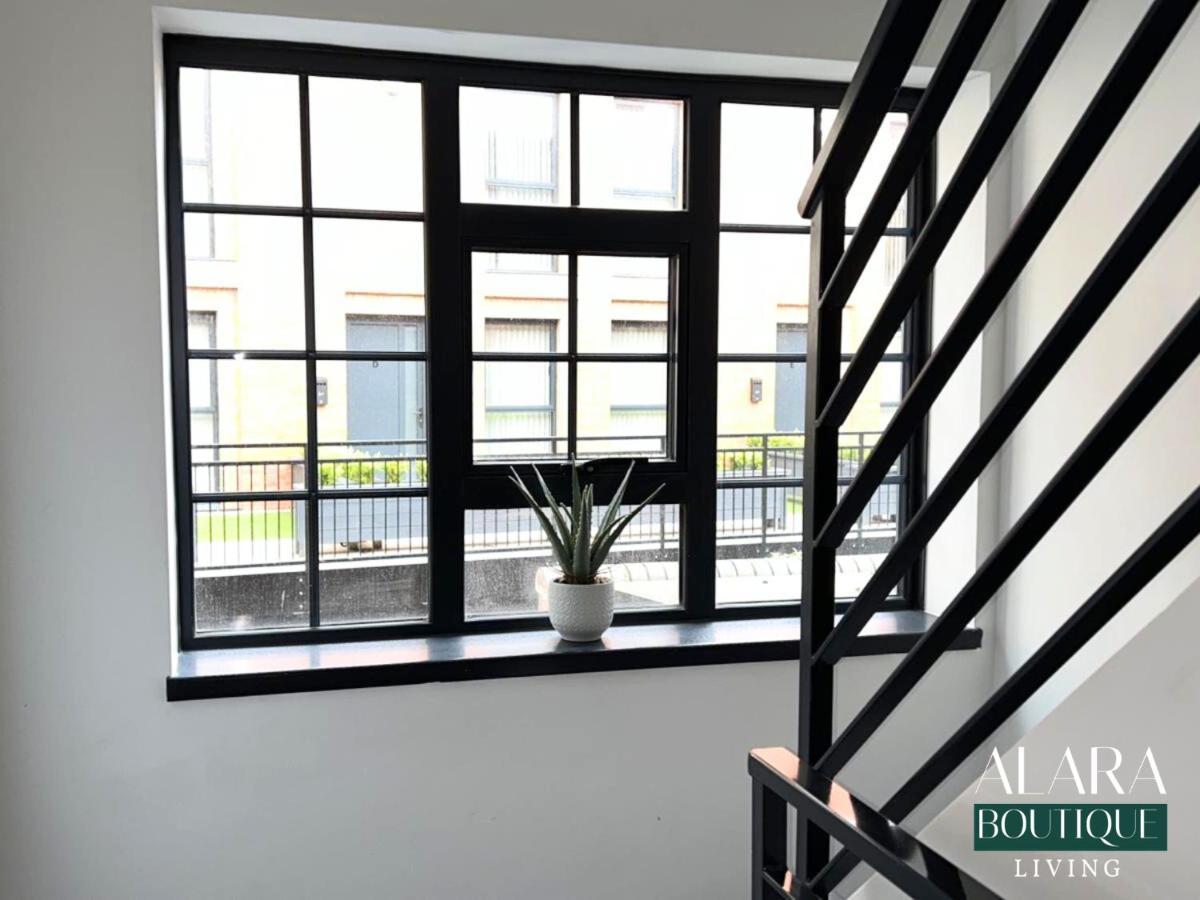 شقة 3 Floor Townhouse Luxury Living Alara Boutique برمنغهام المظهر الخارجي الصورة