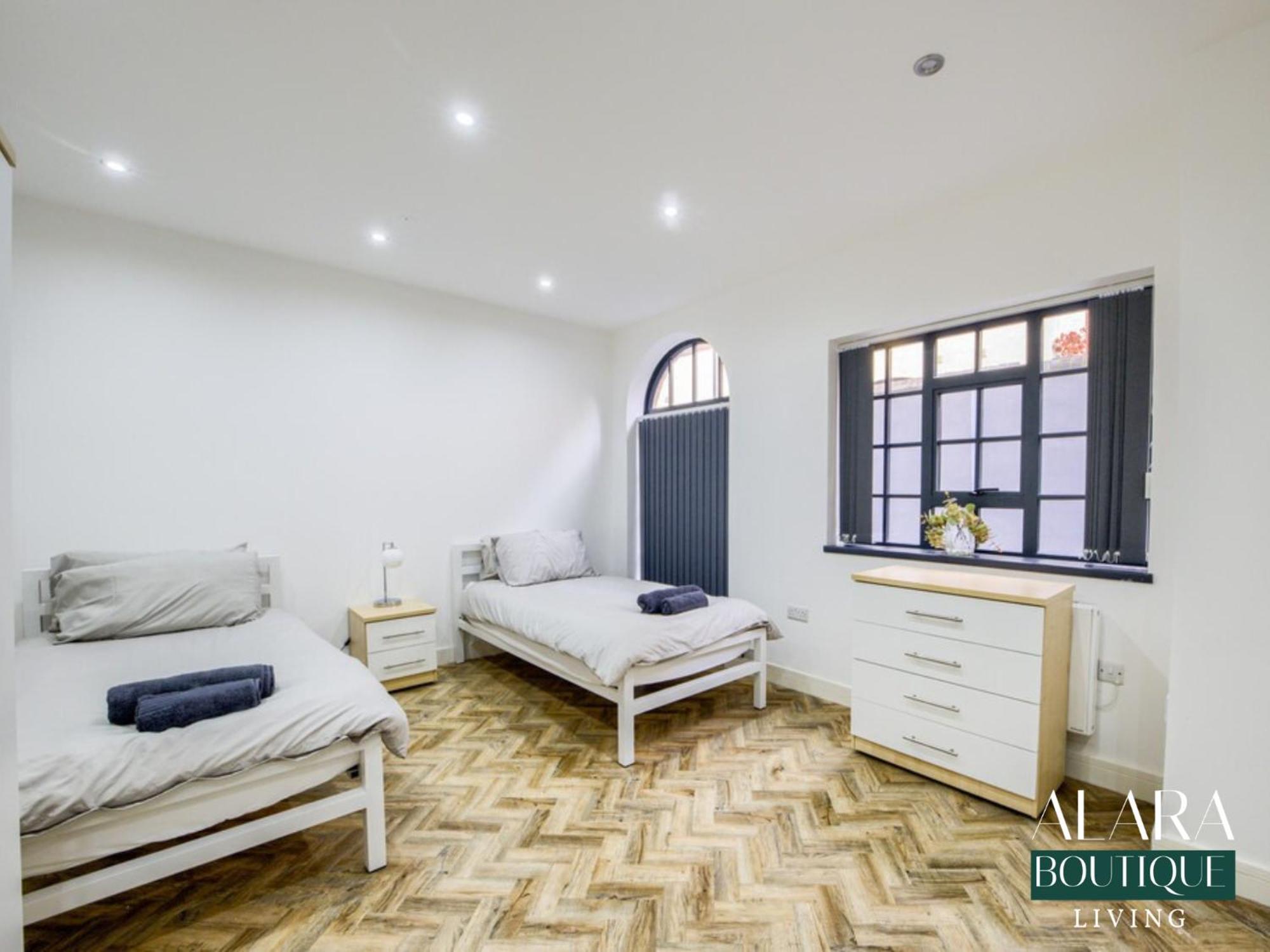شقة 3 Floor Townhouse Luxury Living Alara Boutique برمنغهام المظهر الخارجي الصورة